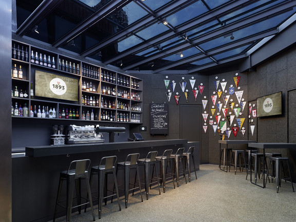 List & Scholz GmbH „1893“ Clubrestaurant VfB Stuttgart  Offen, ungezwungen, kommunikativ