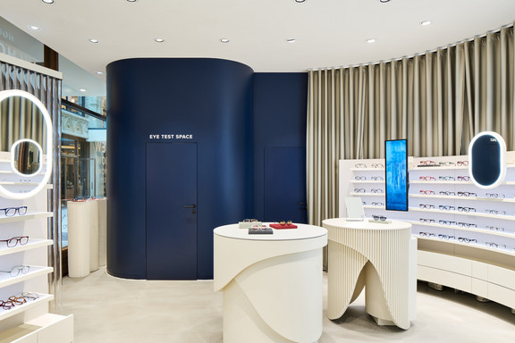 Silhouette International Schmied AG HOUSE OF SILHOUETTE Hamburg  Reflexion und Refraktion