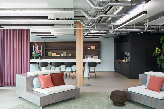 Pecan Development GmbH Dockyard营销中心  从展示空间到流动的场域