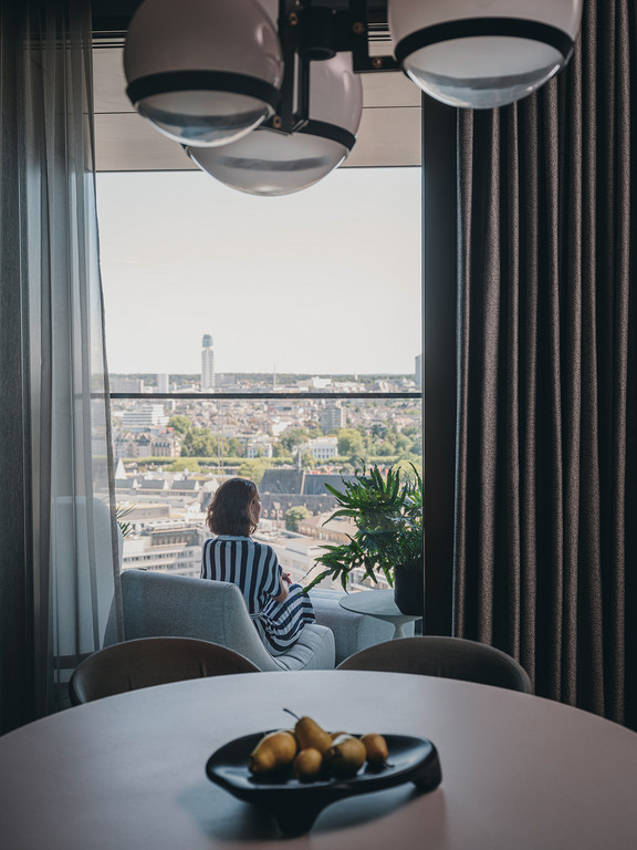 Groß & Partner Grundstücksentwicklungsgesellschaft mbH FOUR Frankfurt Musterwohnung  Zimmer mit Aussicht2